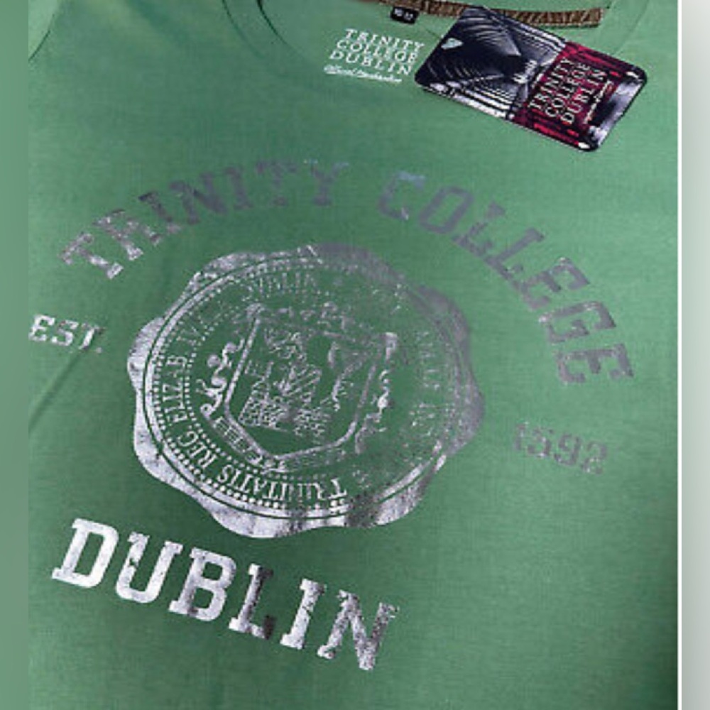 Rare Trinity College Dublin ladies 14 tee shirt in Kelly green silver emblem